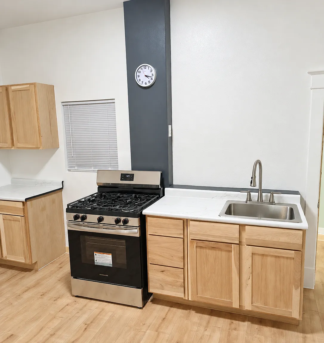 Studio, $825 — Photo 2