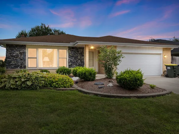 1409 S Williams St, Westmont, IL 60559