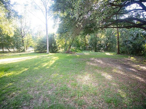 4th image of 303 W Crescent Dr