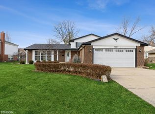 3224 N Volz Dr W, Arlington Heights, IL 60004