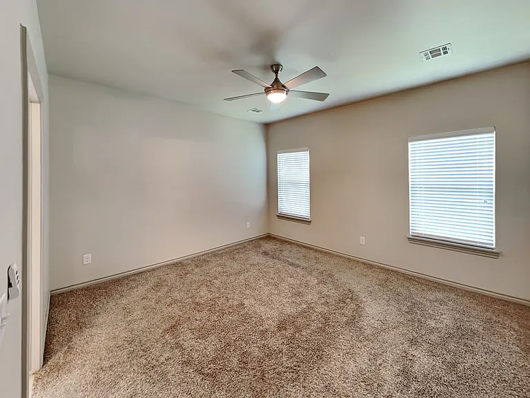9416 NW 91st Cir — Photo 10