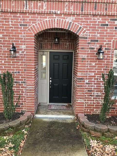 1st image of 601 SW 5th St APT 2