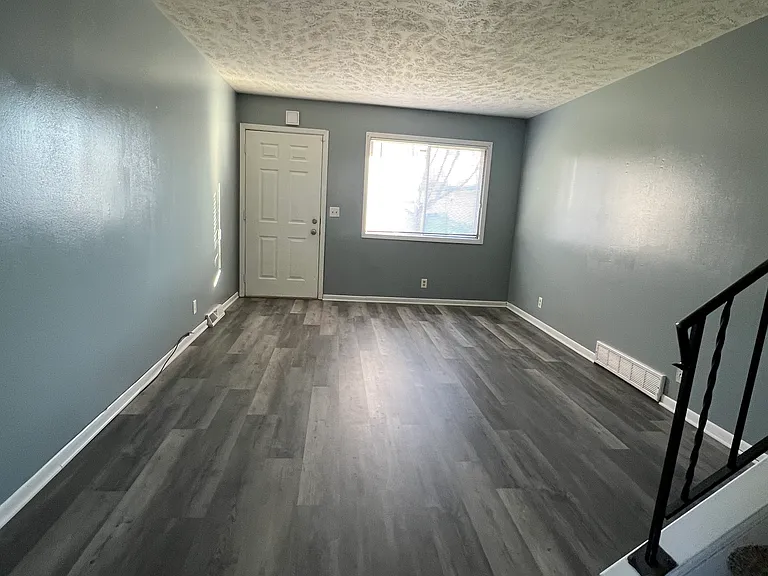 11226 Roxbury Dr #11226 — Photo 2