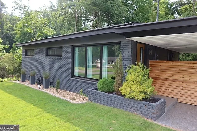 39 Willow Dr — Photo 2