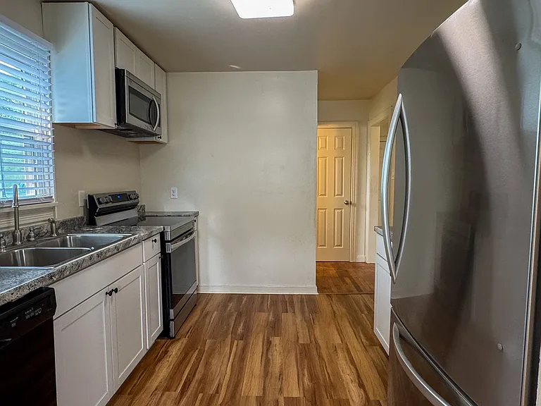 1809 Geffert Dr — Photo 9