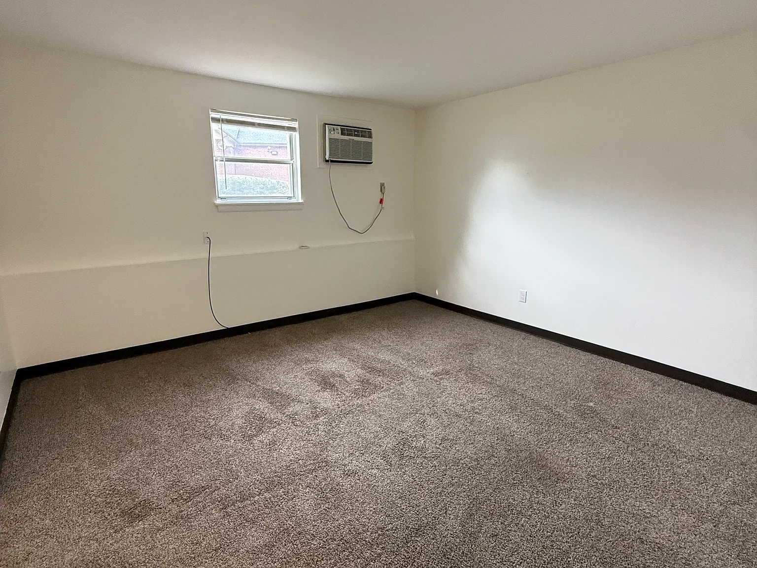 Studio, 425 sqft, $1,300 — Photo 2
