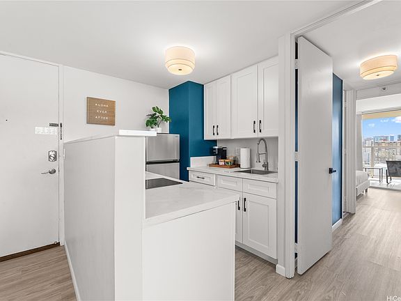 5th image of 445 Seaside Ave APT 2402