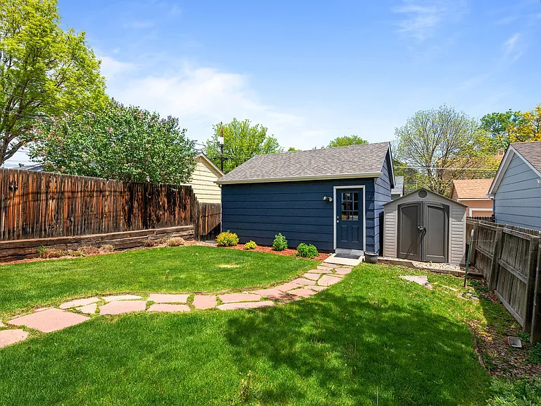 2700 Perry St — Photo 8