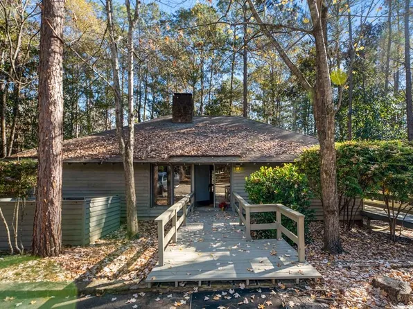 1511 Mountain Creek Dr, Pine Mountain, GA 31822