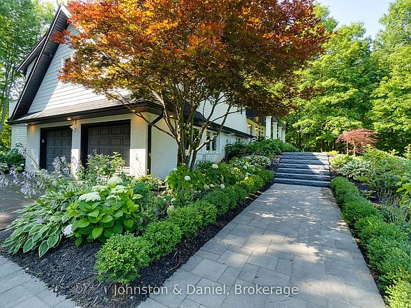 5th image of 2340 Britannia Rd