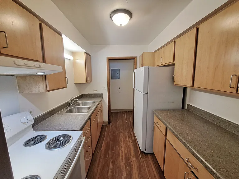 Rolling Hills Apartments — Photo 59