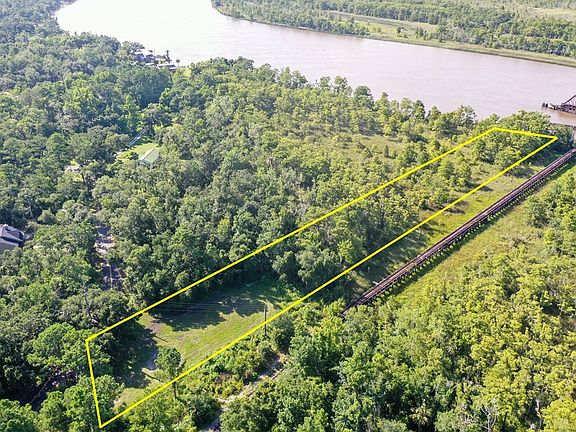 5th image of 126 Magnolia Ln