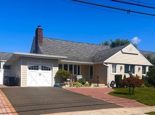6 Cail Dr, East Rockaway, NY 11518