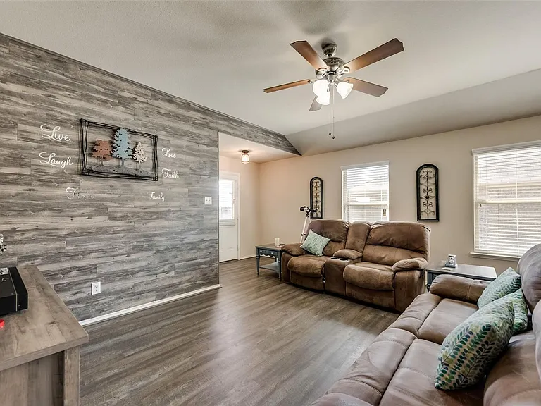 2806 Balleywood Dr — Photo 5
