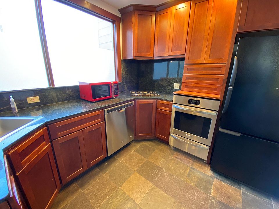 1st image of 727 Green St