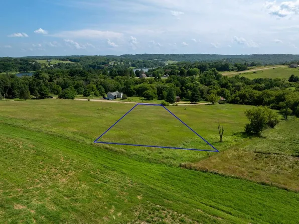 L1135 Amsterdam Court #1135, La Valle, WI 53941