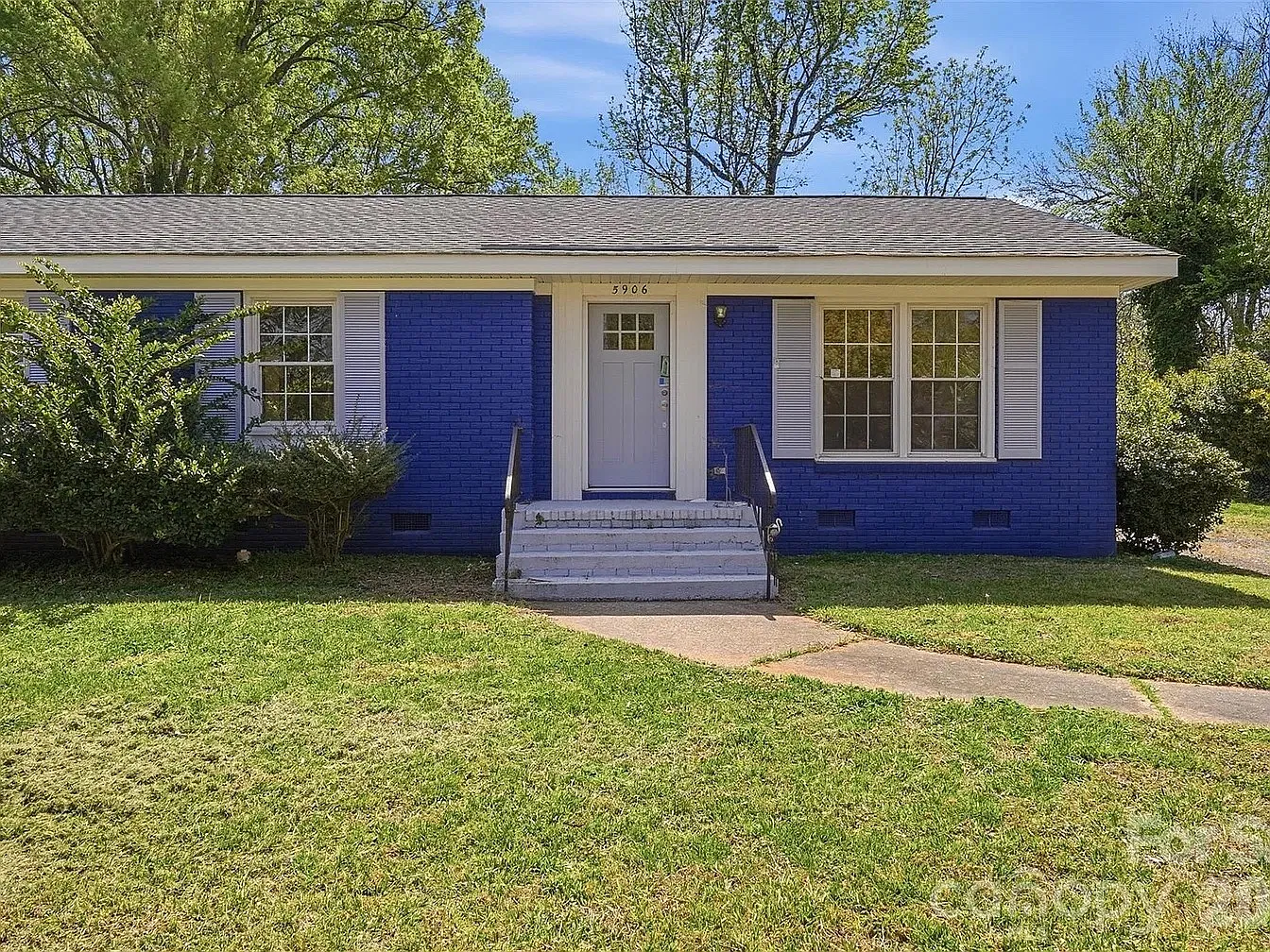 3 bed, 1214 sqft, $1,800 — Photo 1