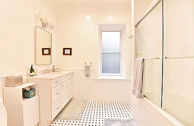 Rented by LEE & ASSOCIATES NYC RESIDENTIAL LLC