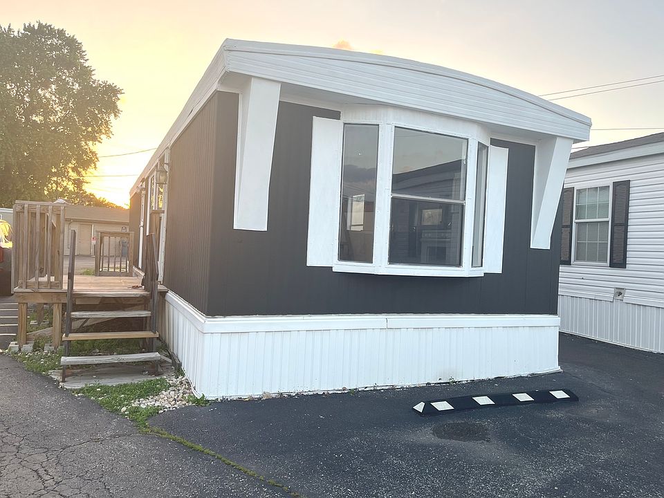 1st image of 9001 S Cicero Ave Trlr 32