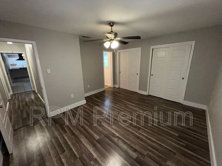 464 Wilton Dr — Photo 19