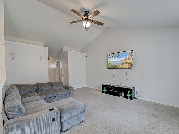 4th image of 532 English Oak Cir
