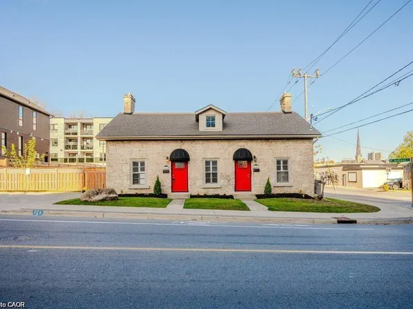 18 Saint Andrews St #16, Cambridge, ON N1S 1M4