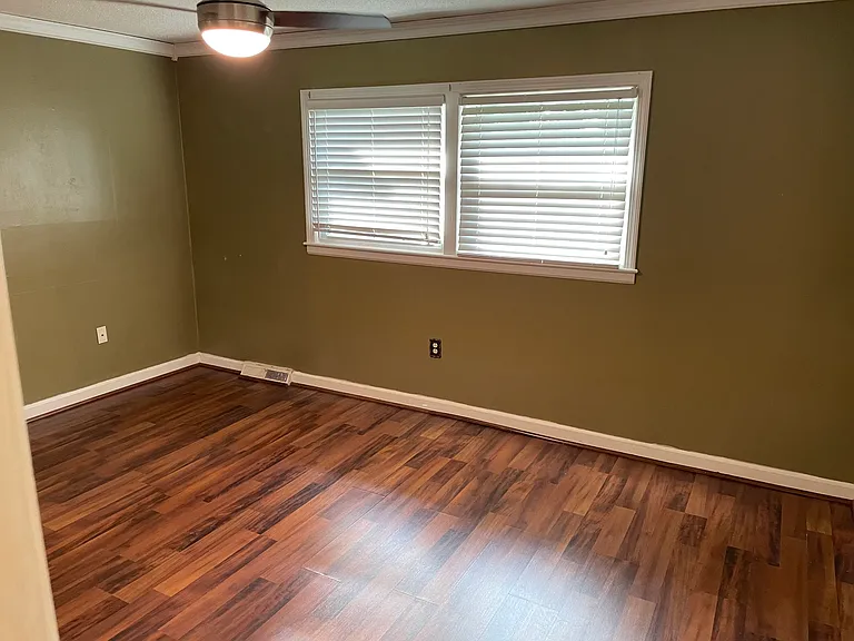 1000 Fairfield Dr — Photo 13