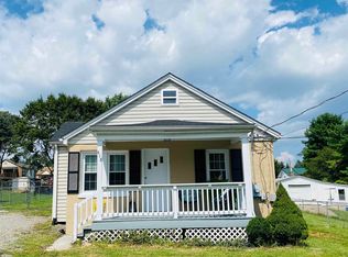 418 Peach St, Staunton, VA 24401