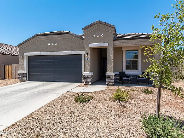 2418 E Santa Barbara Trl — Photo 2