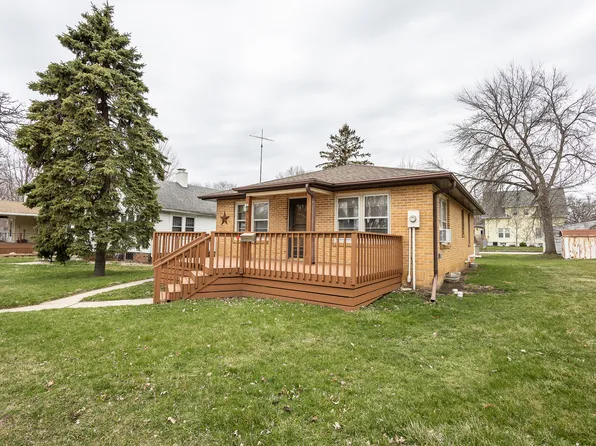 1322 Main Ave, Clear Lake, IA 50428