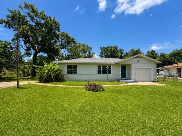 1156 2nd St, Clute, TX 77531