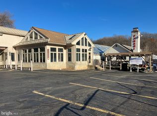 2283 Valley Rd, Huntingdon Valley, PA 19006