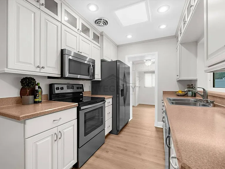3315 W Beaumont St — Photo 19
