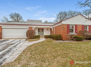 2906 Crabtree Ln, Wilmette, IL 60091