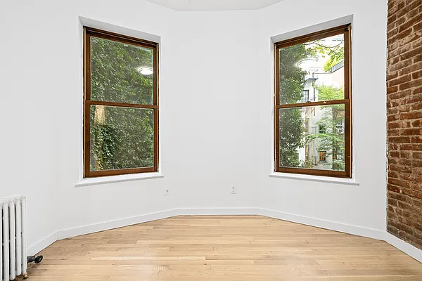 Rented by J PRESTON AND ASSOCIATES INC | media 11