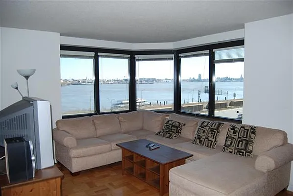 Rented by Luxury Habitat | media 17