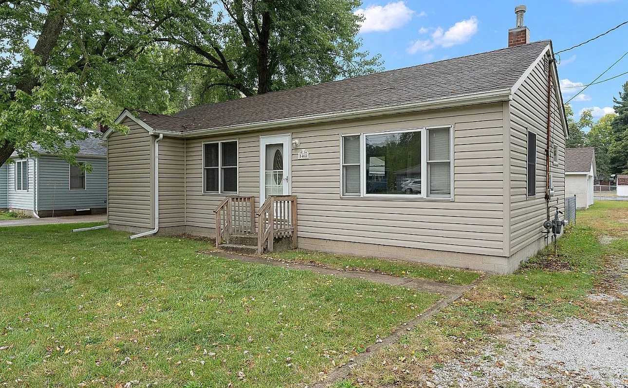 3 bed, 1104 sqft, $2,100 — Photo 1