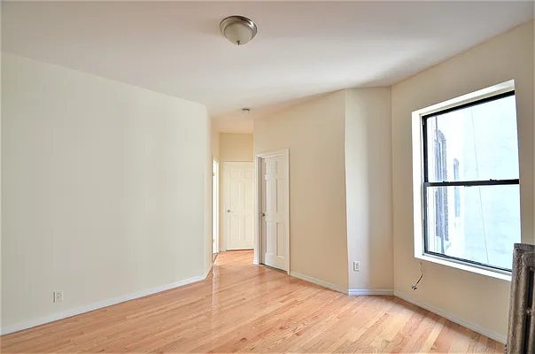 Rented by CITY SKYLINE REALTY INC | media 6