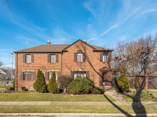 15902 Munn Rd, Cleveland, OH 44111