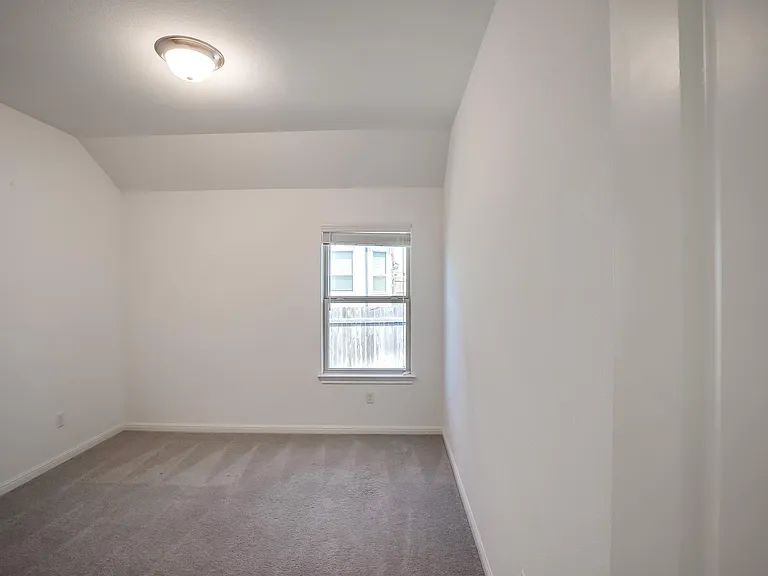105 Meadow Wood Cv — Photo 24