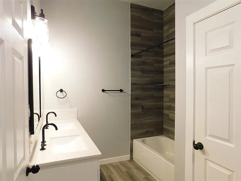 207 Laurel Ln — Photo 11