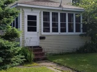 312 N 7th St, Grand Forks, ND 58203