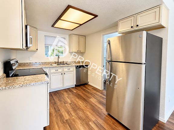 4th image of 777 Main St Unit 6