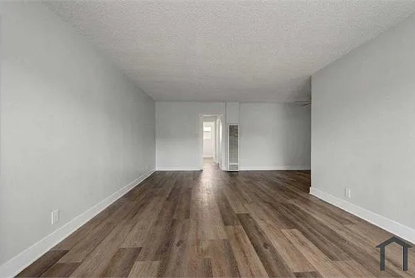 3933 Nicolet Ave #8 — Photo 4