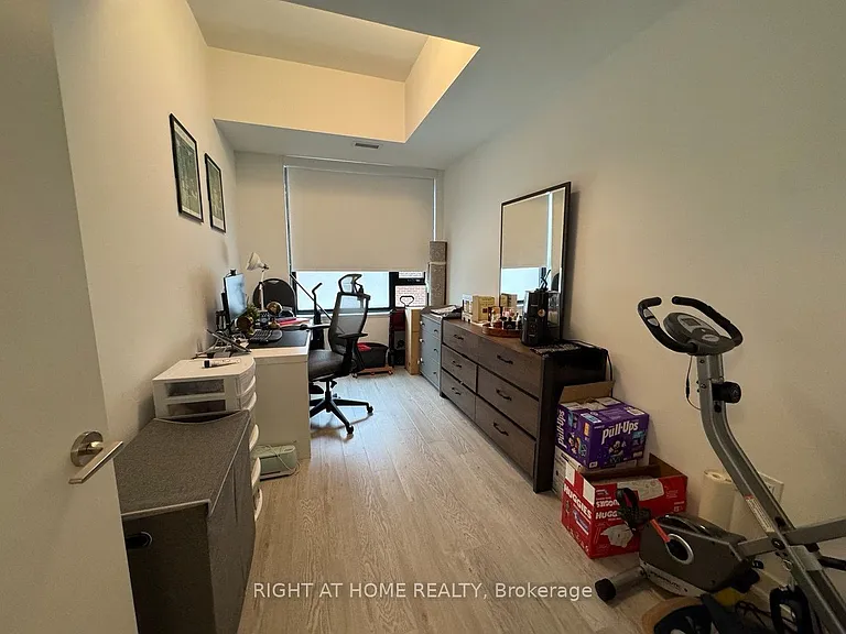 3 Strathgowan Ave #202 — Photo 20