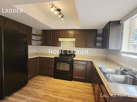 4th image of 1147 W Drummer Ave