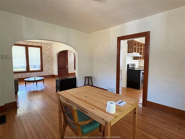 855 Edward Ave — Photo 12