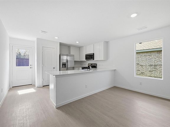 2nd image of 1632 Elliot Rd