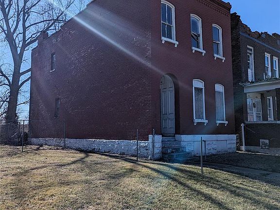 2nd image of 2134 E Alice Ave