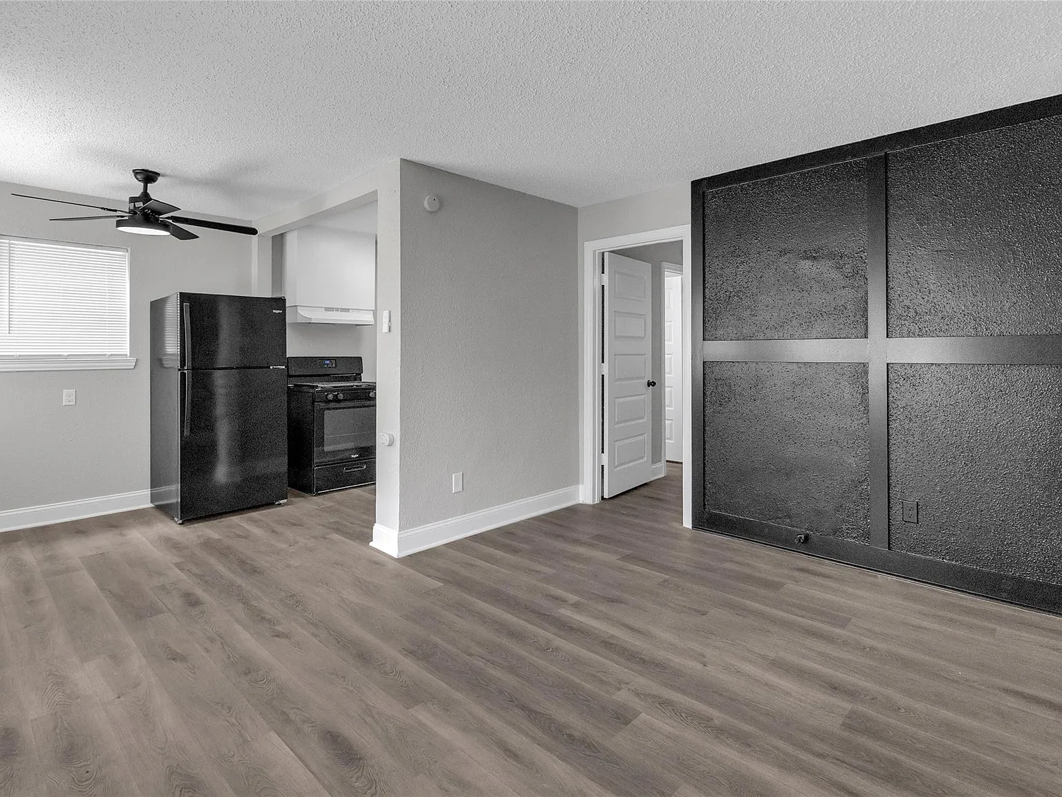 1 bed, 1.0 bath, 4832 sqft, $900 — Photo 1